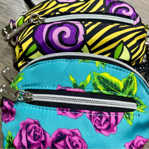 Two Betsey Johnson mini crossbody bags - Picture 2 of 7